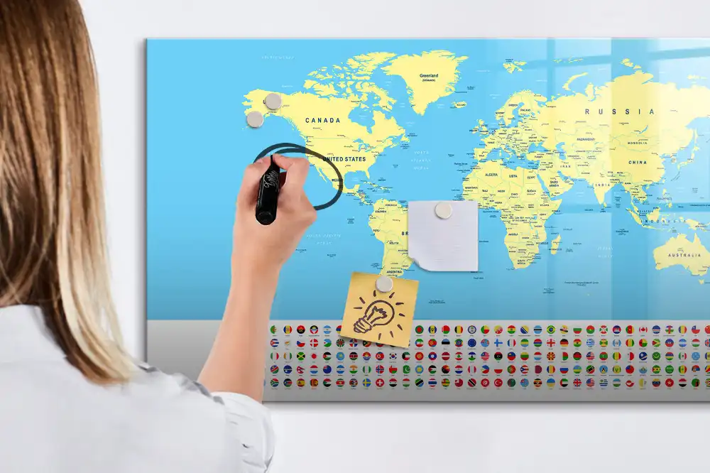 Tableau blanc magnétique effaçable à sec avec carte du monde classique