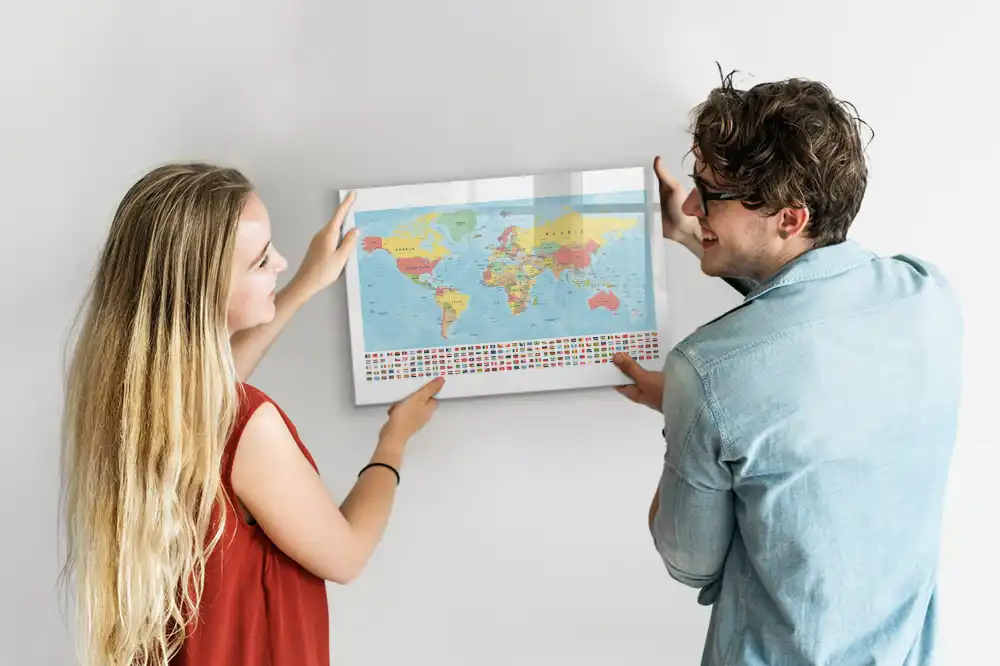 Tableau magnétique éducatif avec carte géographique du monde