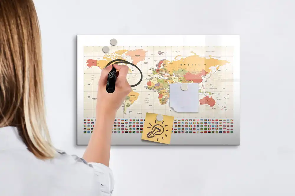 Tableau magnétique pour écriture avec design de carte du monde