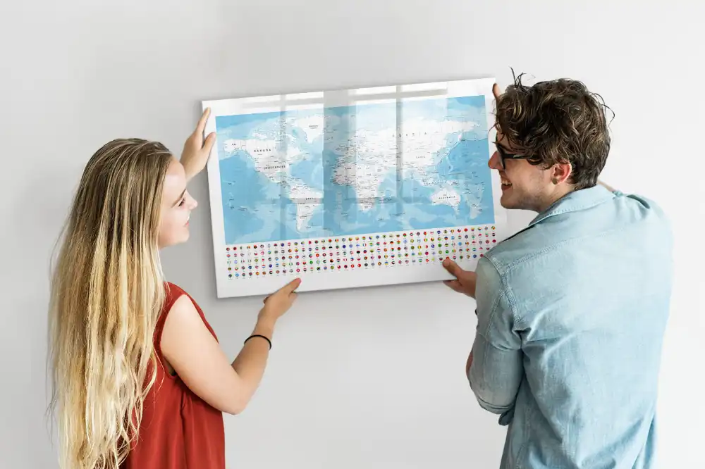 Tableau blanc magnétique effaçable à sec illustré des contours des continents