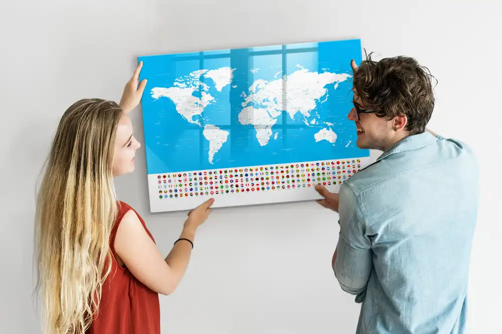 Tableau magnétique éducatif avec carte géographique des frontières