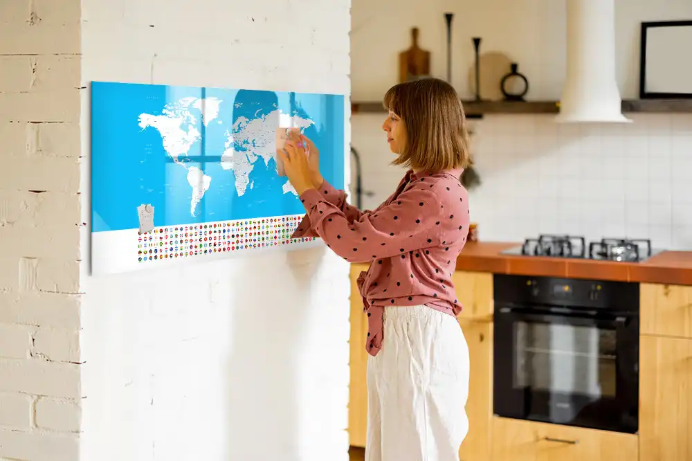Tableau magnétique éducatif avec carte géographique des frontières