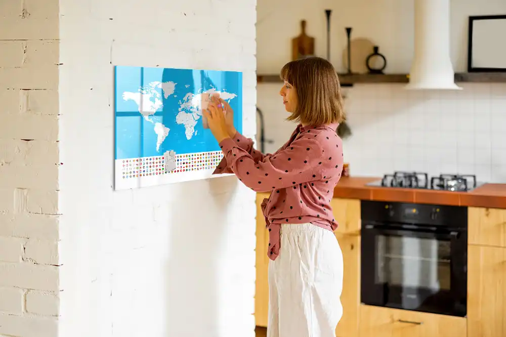 Tableau magnétique éducatif avec carte géographique des frontières