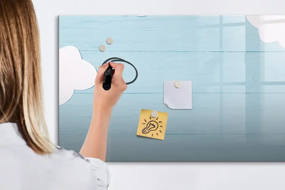 Tableau magnétique deux en un pour enfants avec surface noire
