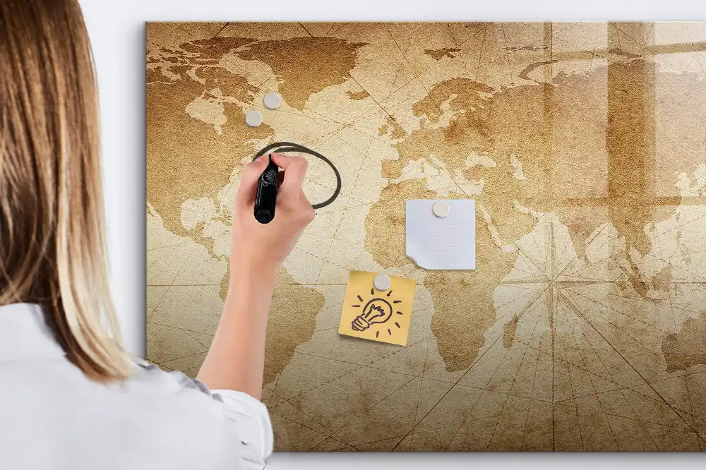 Tableau blanc magnétique effaçable à sec avec carte du monde vintage