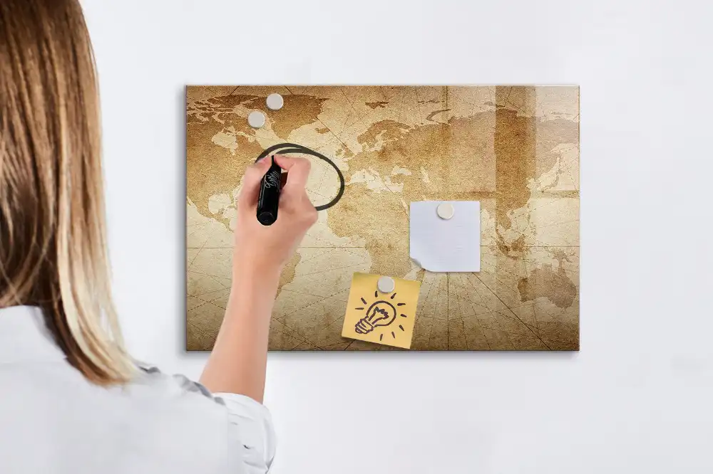 Tableau blanc magnétique effaçable à sec avec carte du monde vintage