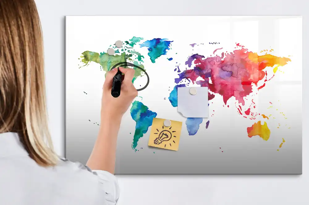 Tableau magnétique avec motif de globe peint à l'aquarelle