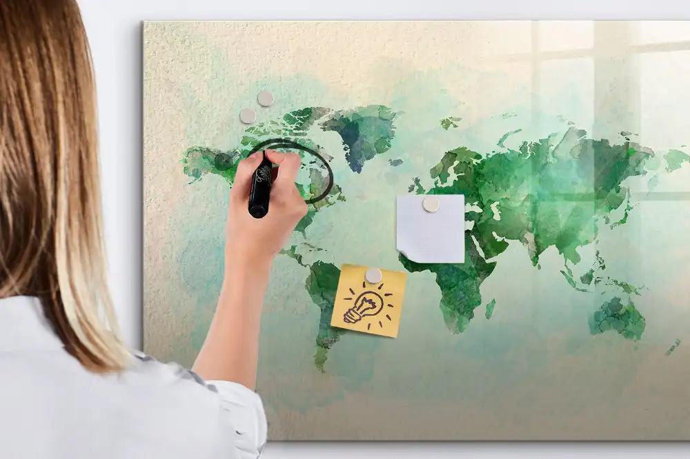 Tableau magnétique à dessiner motif globe terrestre à l'aquarelle
