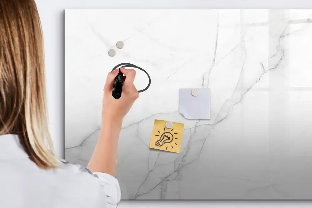 Tableau magnétique à dessiner au motif marbre élégant