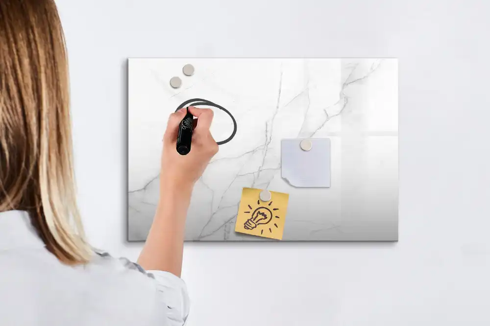 Tableau magnétique à dessiner au motif marbre élégant