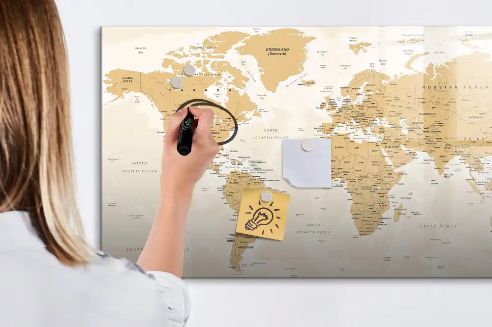 Tableau blanc magnétique effaçable à sec avec carte du monde politique