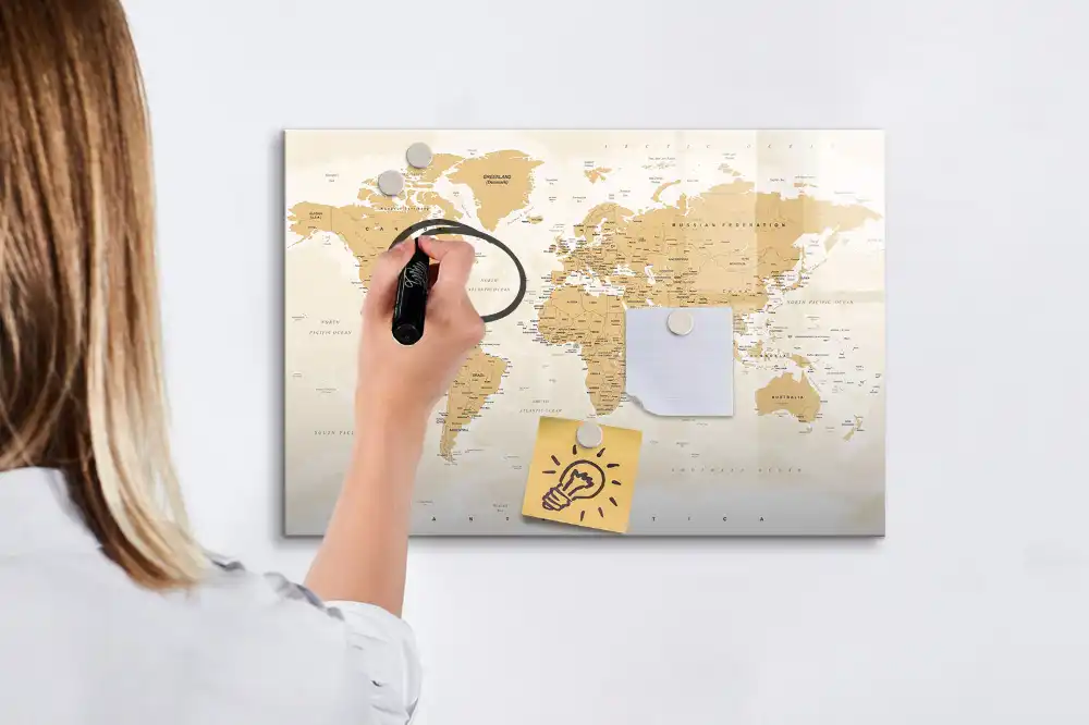 Tableau blanc magnétique effaçable à sec avec carte du monde politique