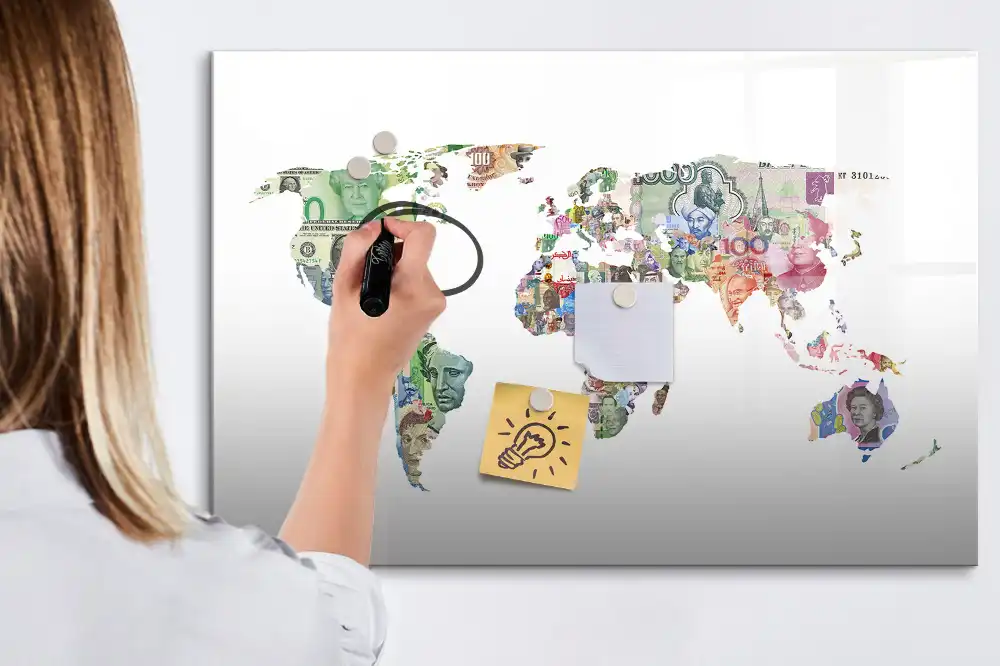 Tableau blanc magnétique effaçable à sec avec modèles de billets de banque du monde