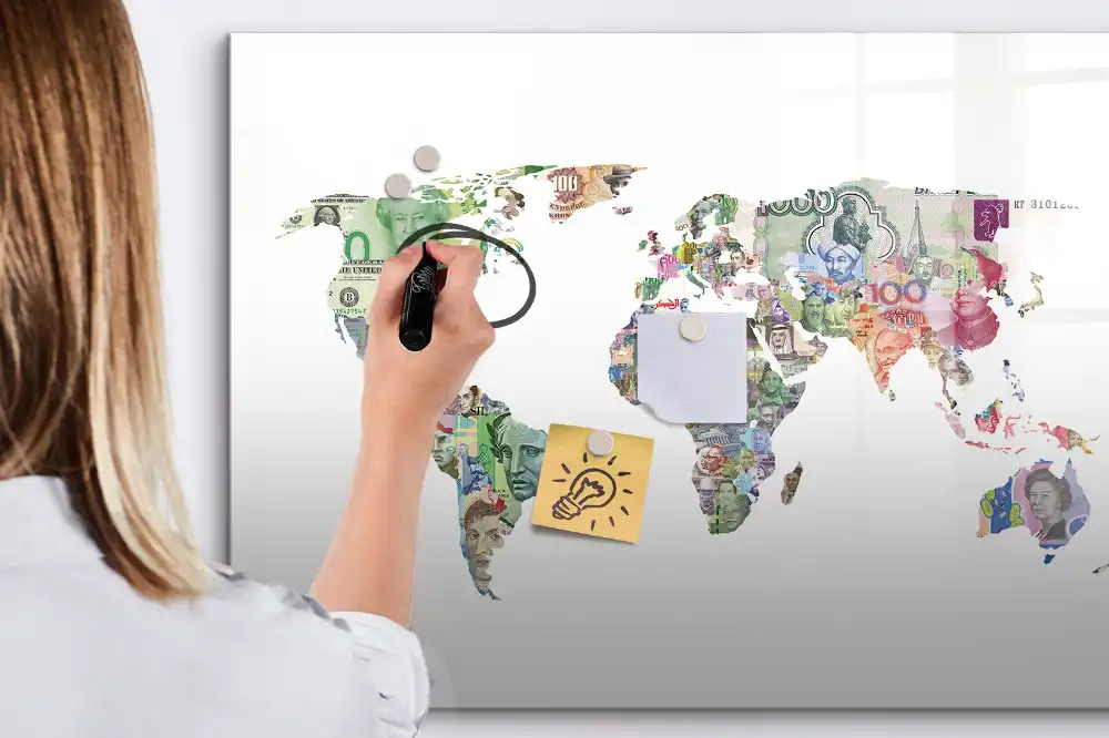 Tableau blanc magnétique effaçable à sec avec modèles de billets de banque du monde
