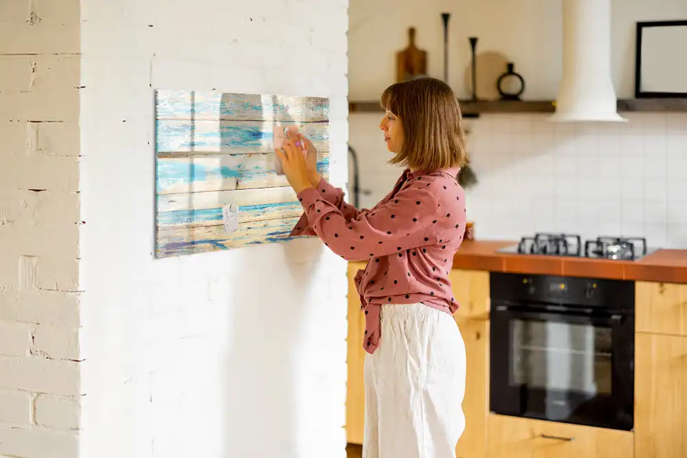Tableau blanc magnétique effaçable à sec avec cadre en bois de chêne rayé