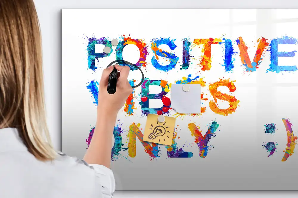 Tableau blanc magnétique effaçable à sec avec slogan motivant