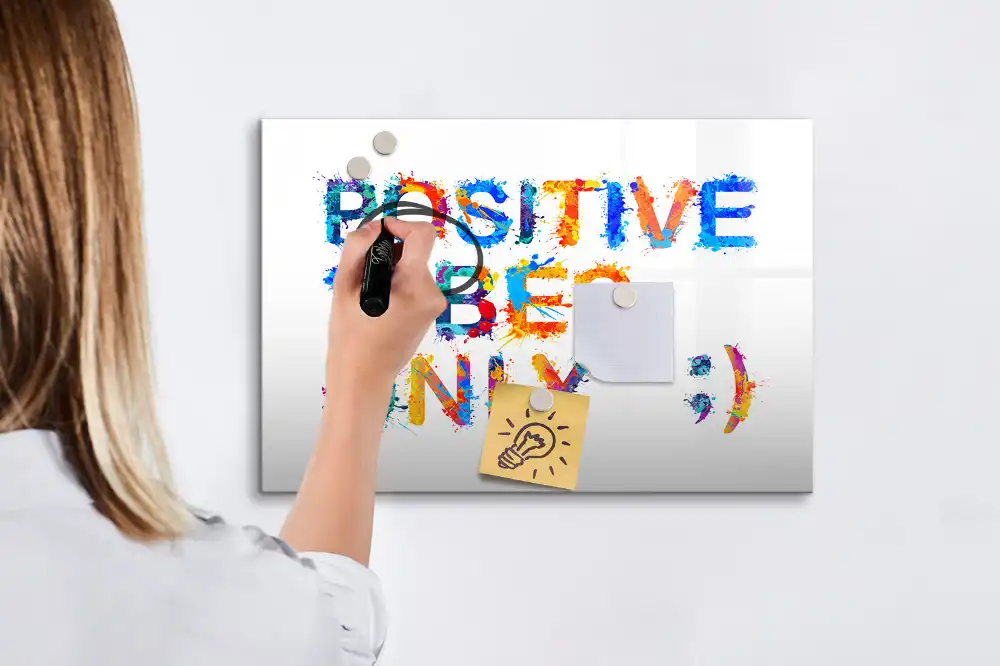Tableau blanc magnétique effaçable à sec avec slogan motivant