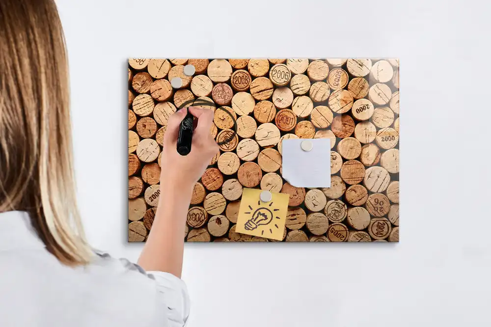 Tableau magnétique pour dessin motif gros plan de bouchons de vin