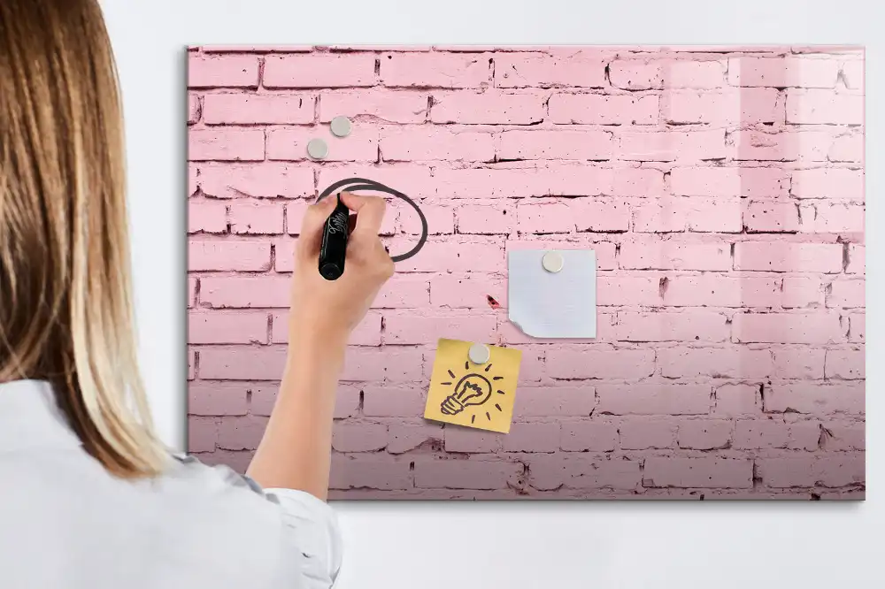 Tableau blanc magnétique effaçable à sec avec motif mur de briques rouges