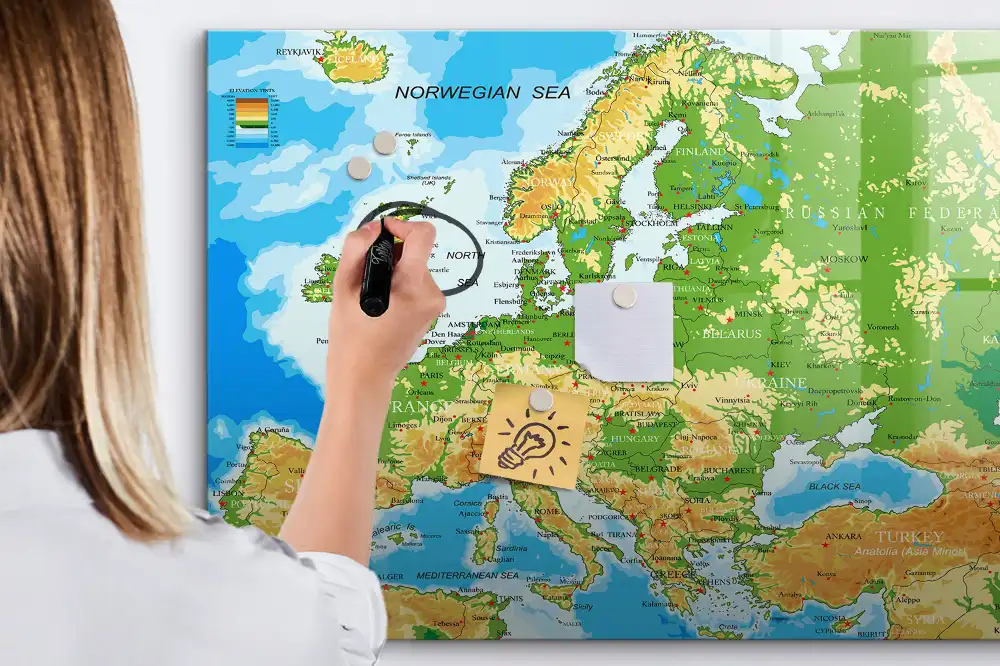 Tableau blanc magnétique effaçable à sec avec carte du monde pour l'école