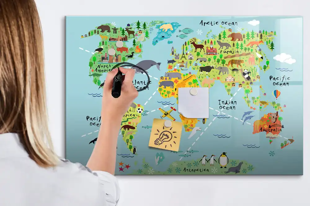 Tableau blanc magnétique effaçable à sec avec carte du monde des animaux