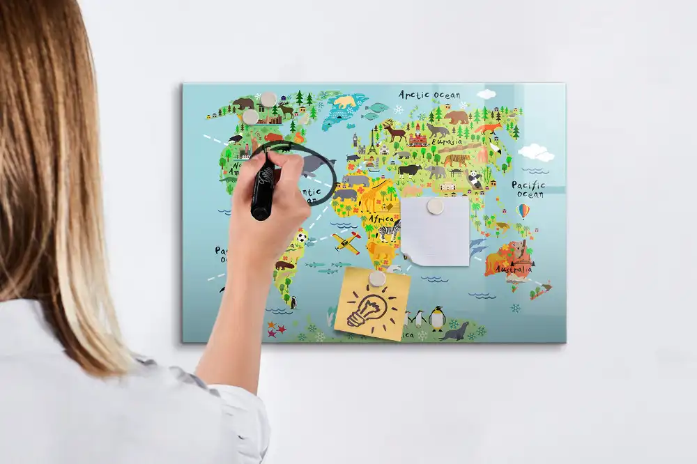 Tableau blanc magnétique effaçable à sec avec carte du monde des animaux