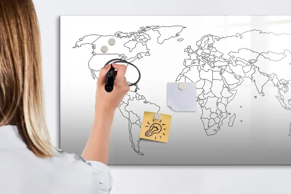 Tableau magnétique à dessiner contour du monde