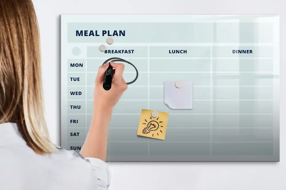 Tableau blanc magnétique effaçable à sec avec graphismes de menu pastel