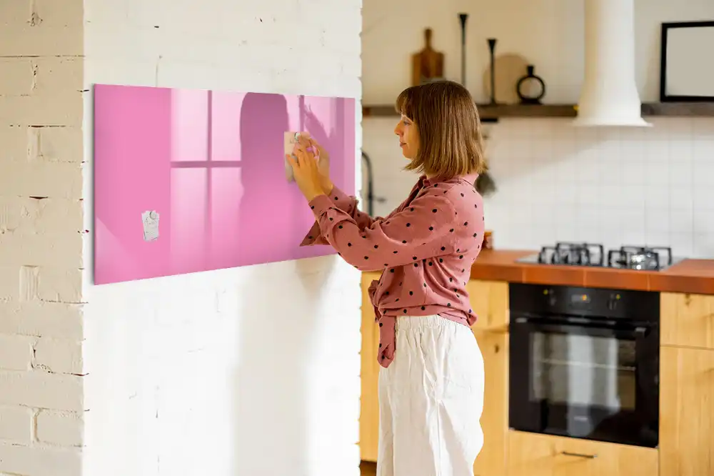 Tableau magnétique rose pour le dessin