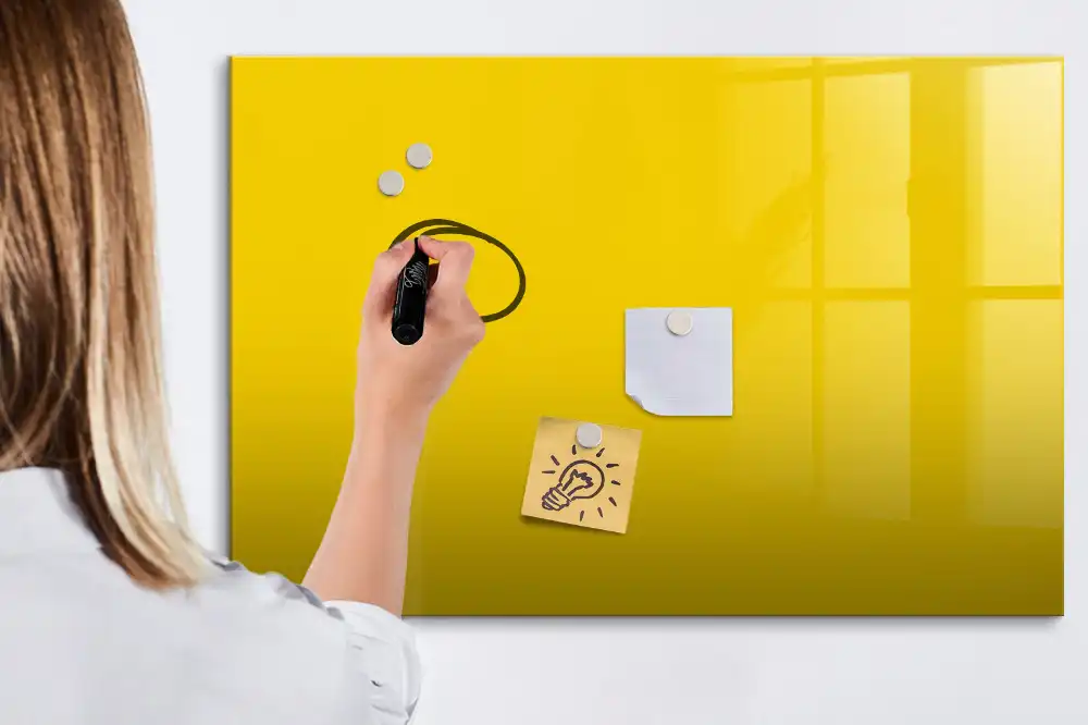 Tableau blanc magnétique effaçable à sec jaune clair