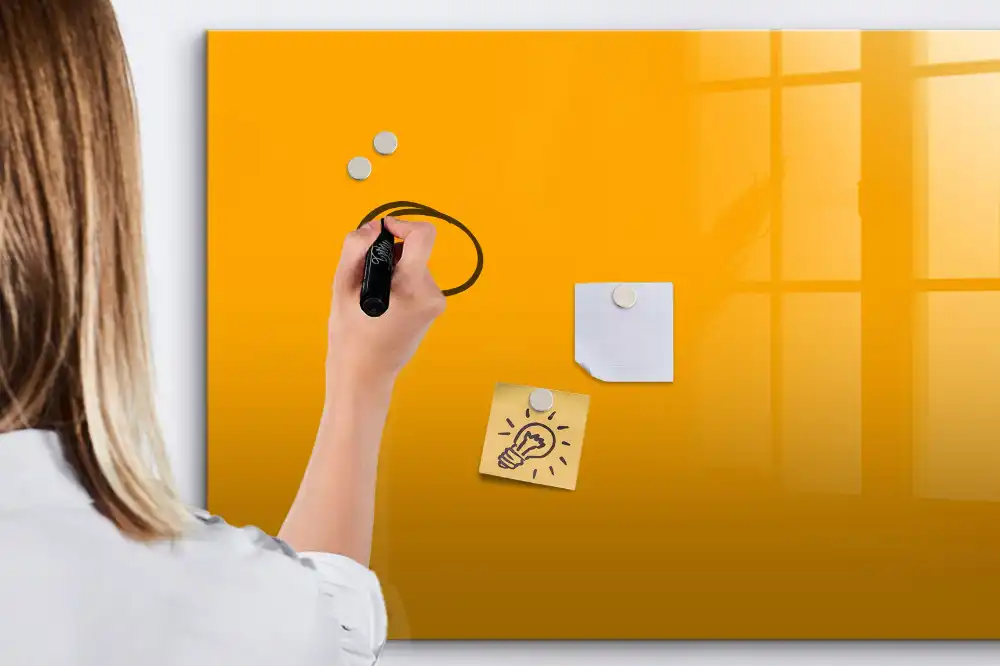 Tableau magnétique pour écriture couleur jaune doré