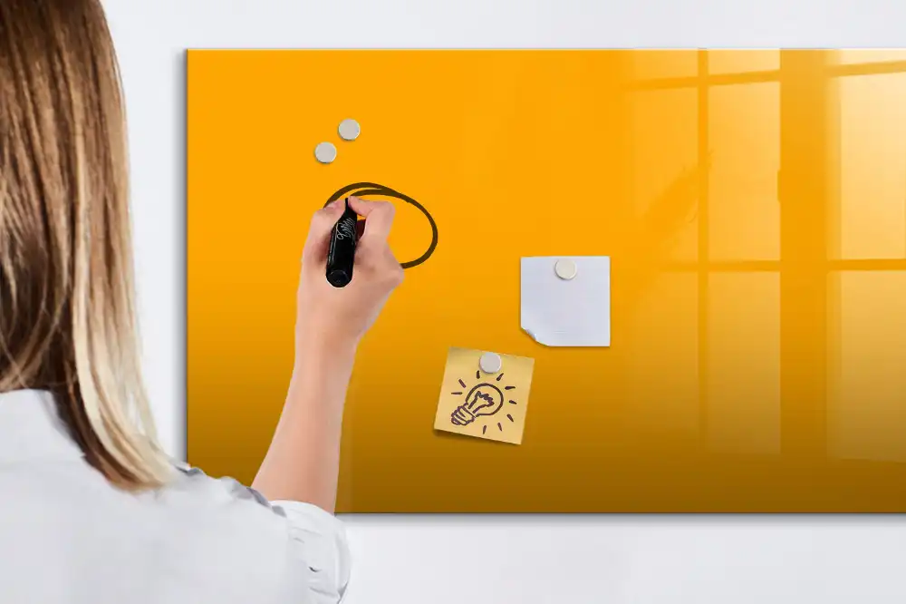 Tableau magnétique pour écriture couleur jaune doré