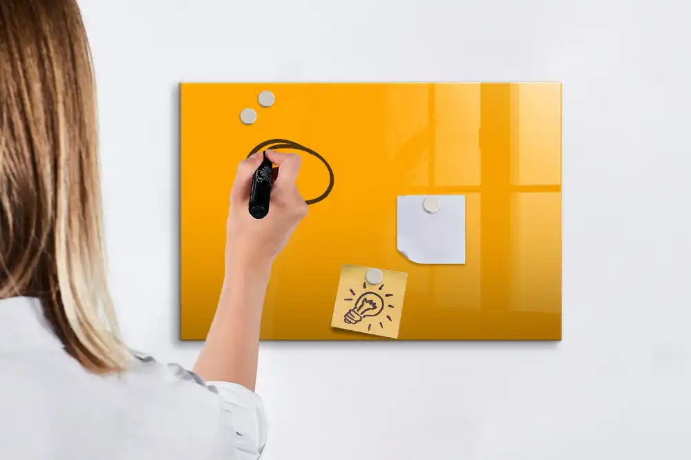Tableau magnétique pour écriture couleur jaune doré