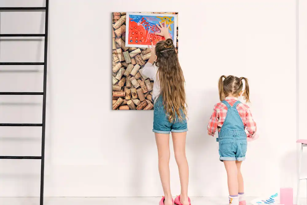 Tableau aimanté pour capsules de bouchons de vin