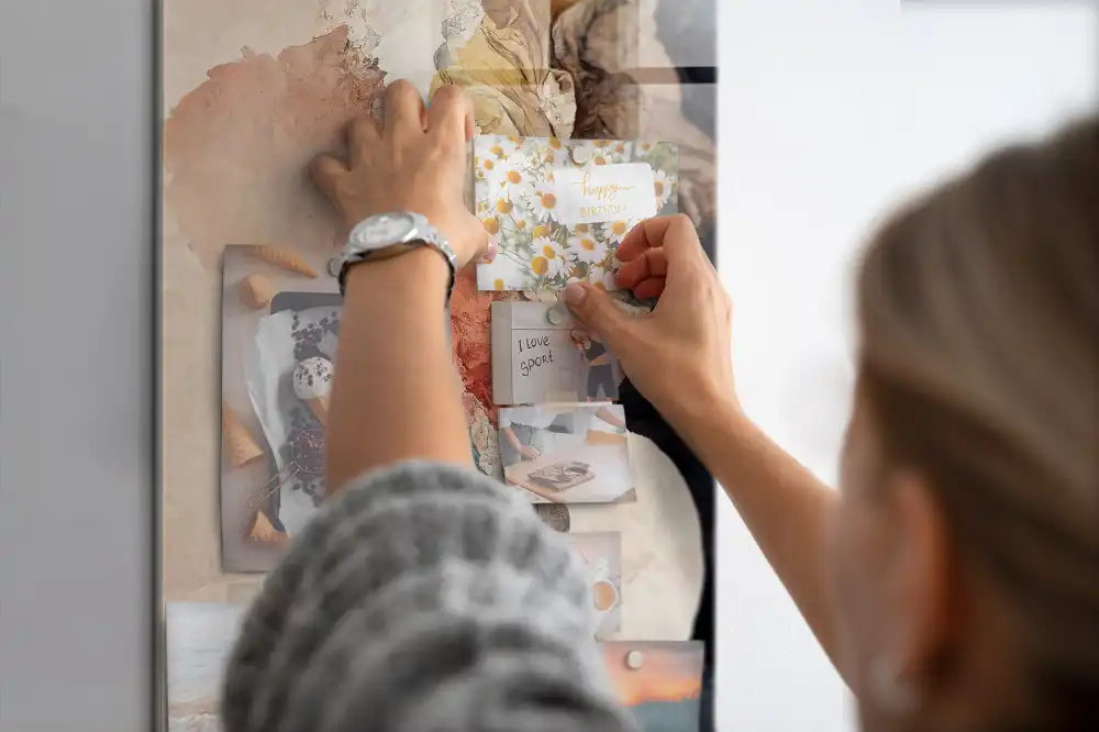 Tableau magnétique mural à motifs de taches colorées
