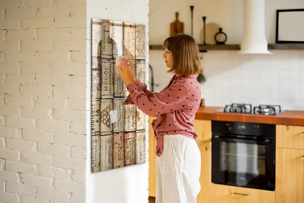 Tableau aimanté pour bouchons de vin
