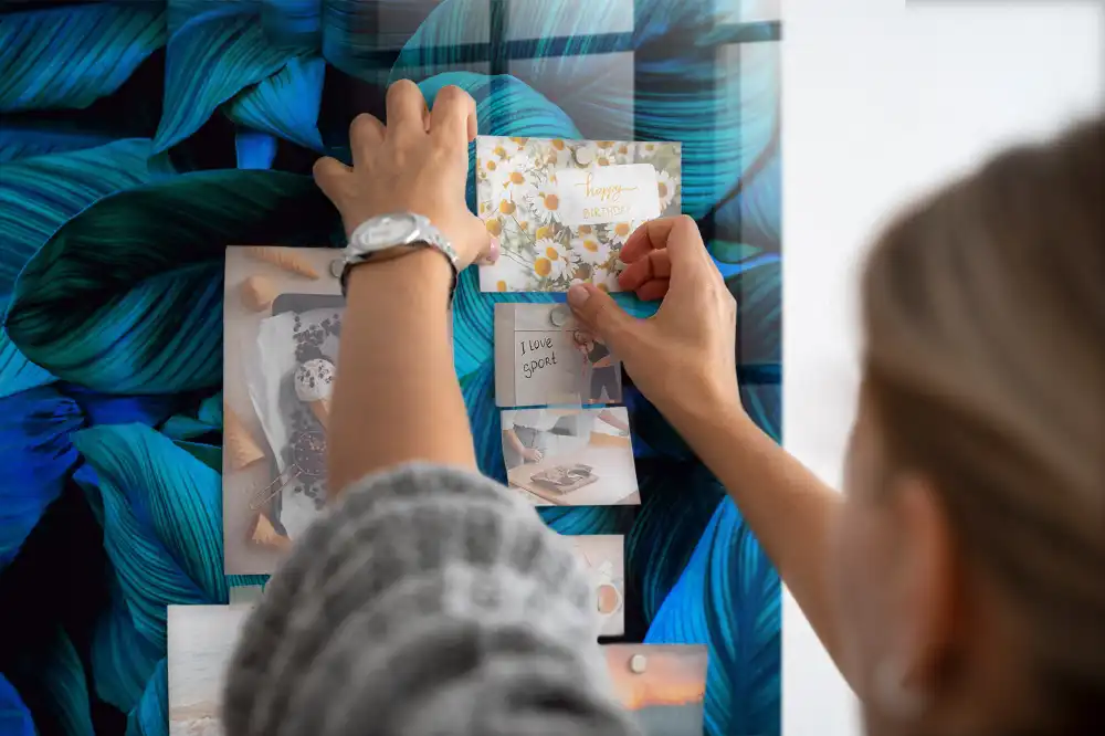 Tableau aimanté à motif de feuilles exotiques
