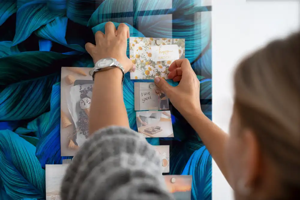 Tableau aimanté à motif de feuilles exotiques