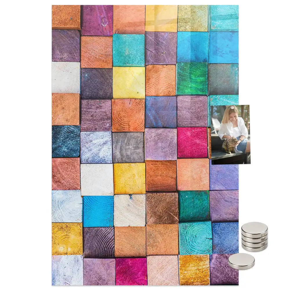 Tableau magnétique avec cubes en bois colorés