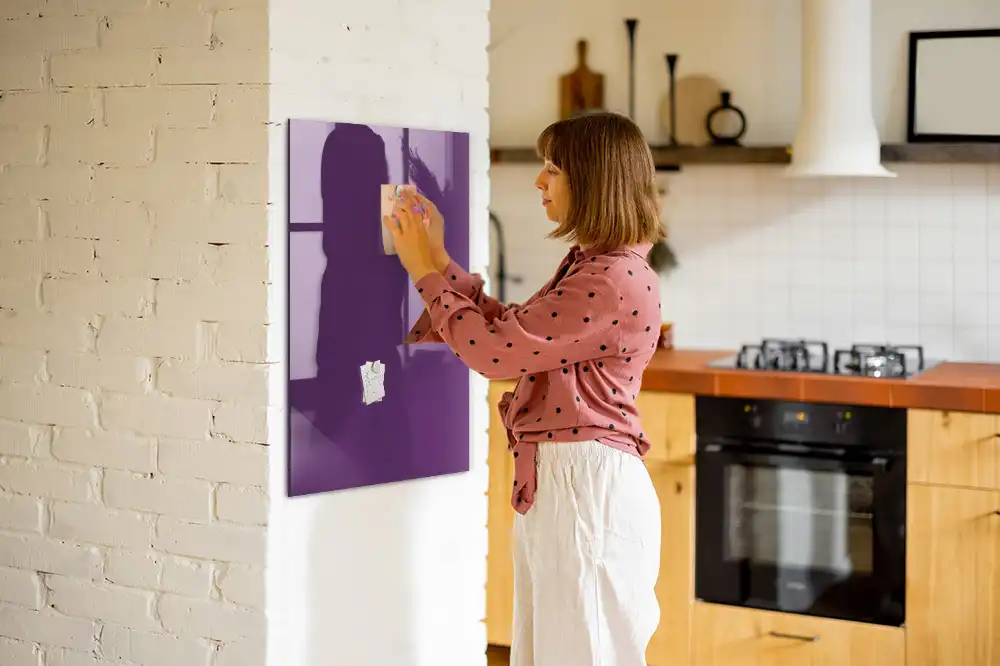 Tableau magnétique mural violet