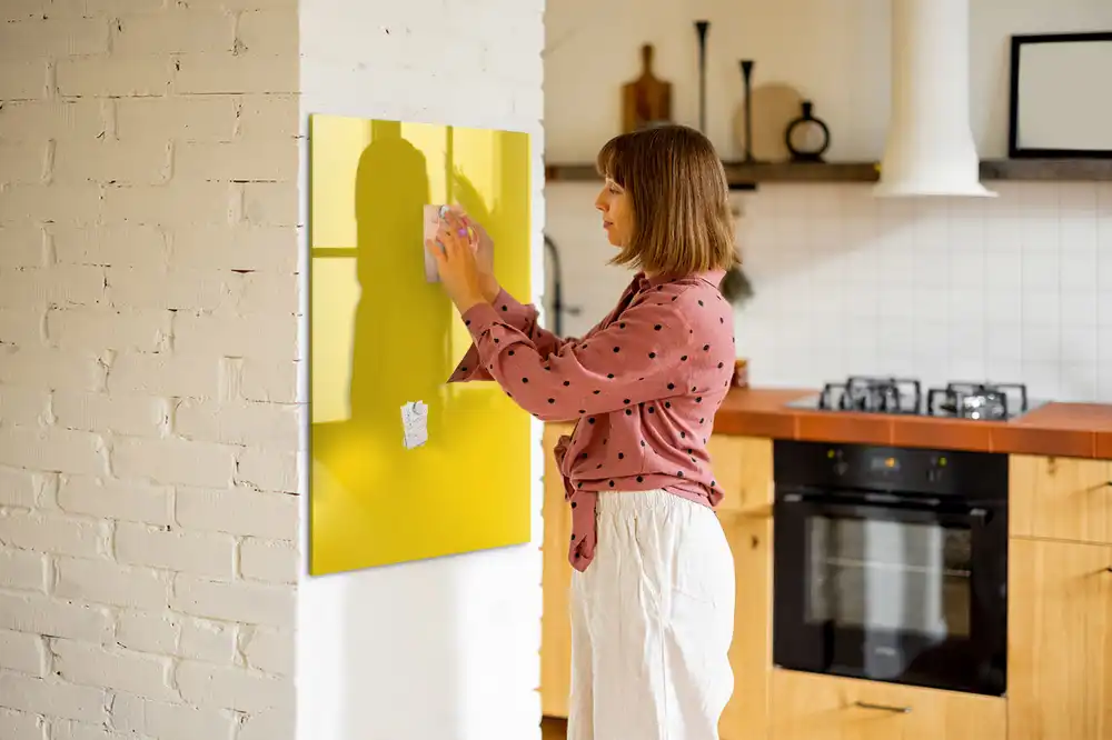 Tableau magnétique décoratif jaune clair