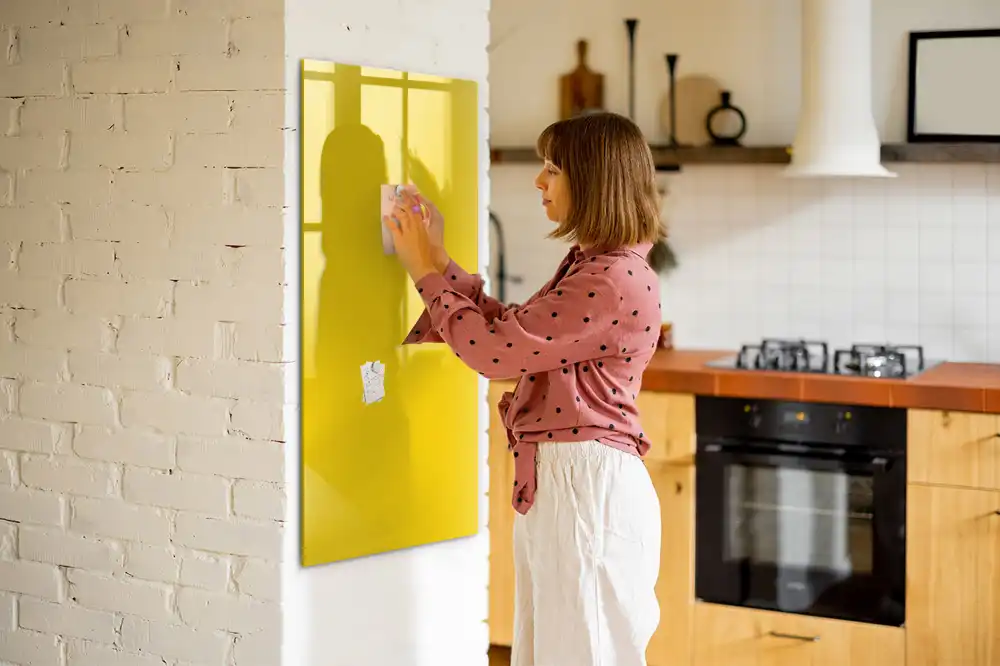 Tableau magnétique décoratif jaune clair