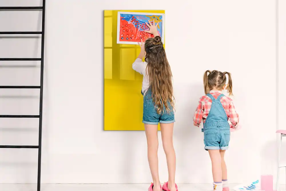 Tableau magnétique décoratif jaune clair