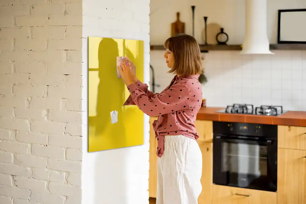 Tableau magnétique décoratif jaune clair