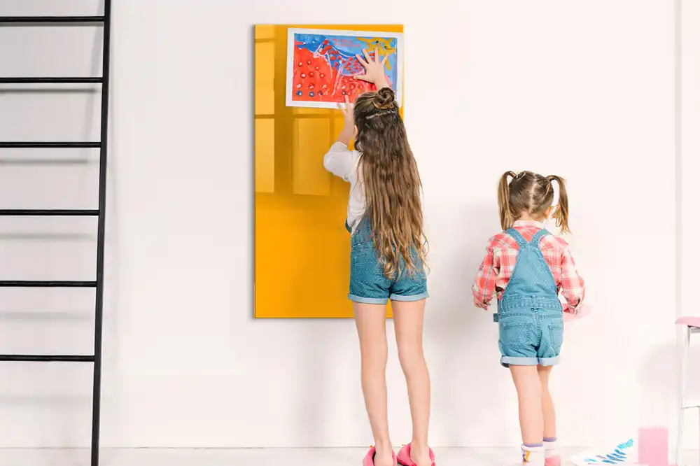 Tableau magnétique jaune doré