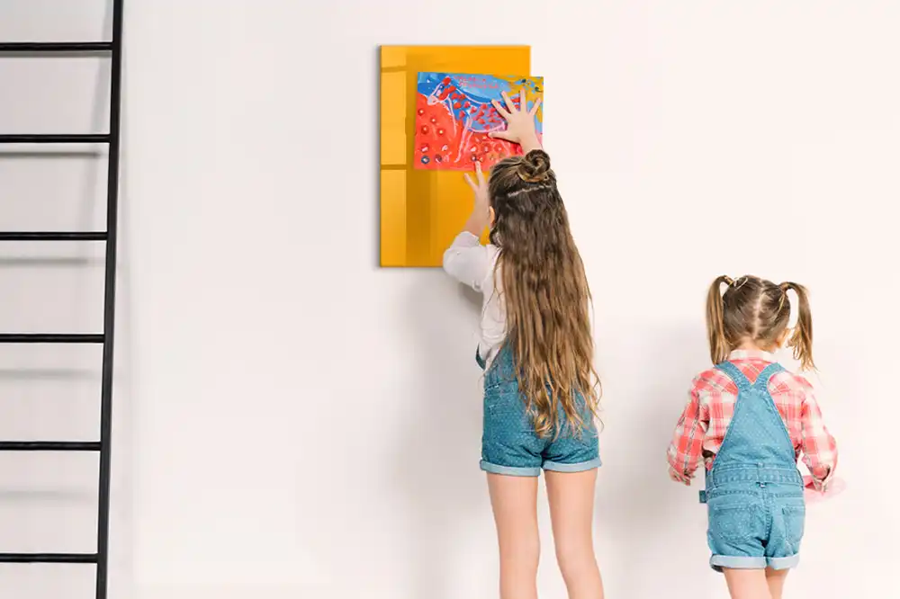 Tableau magnétique jaune doré