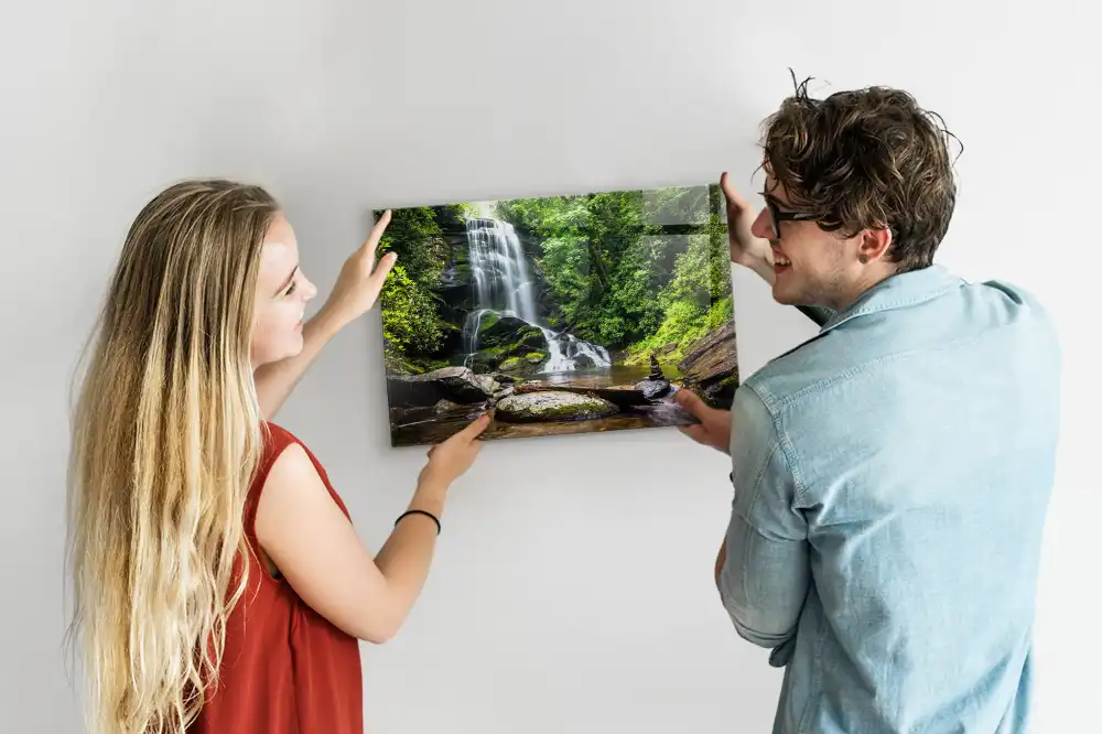 Tableau en verre magnétique motif forêt avec cascade