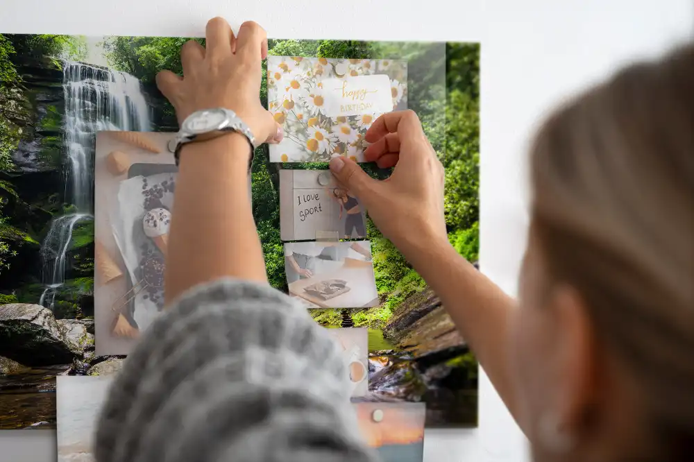 Tableau en verre magnétique motif forêt avec cascade