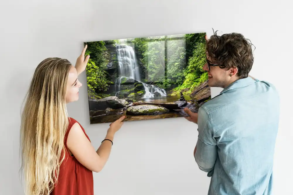 Tableau en verre magnétique motif forêt avec cascade