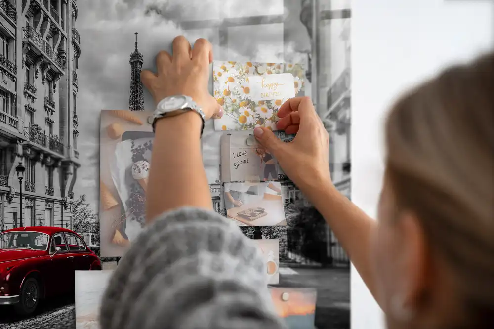 Tableau magnétique en verre représentant une voiture ancienne en ville